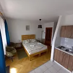 Kispal Apartmanhaz Daire *
