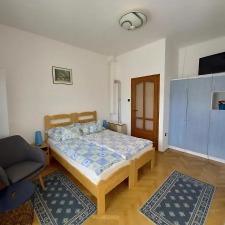 Kispal Apartmanhaz Appartamento *