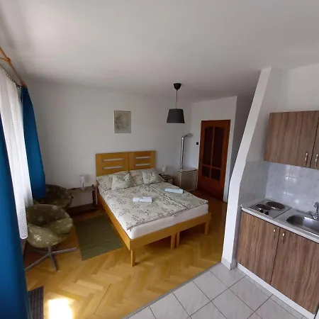 Kispal Apartmanhaz Apartment *