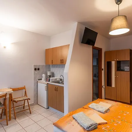 Kispal Apartmanhaz Lägenhet *